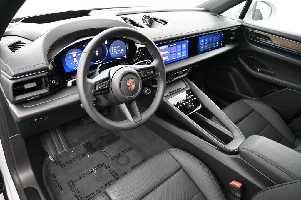 Certified 2026 Porsche Macan Electric RWD image 4