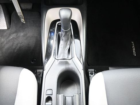 Used 2024 Toyota Corolla LE image 9