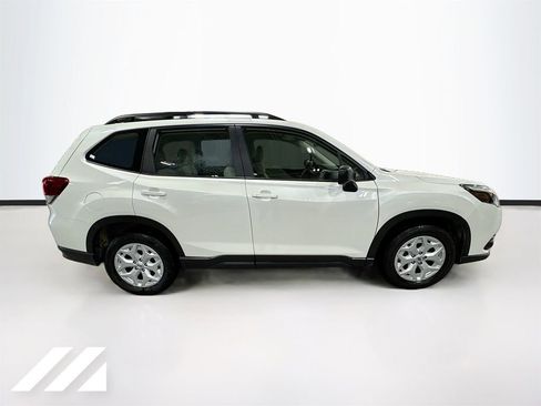 Used 2023 Subaru Forester Base image 4