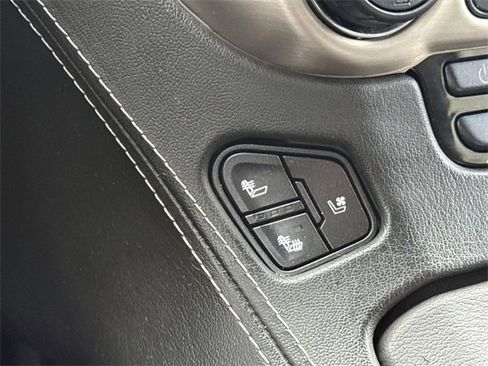 Used 2017 GMC Yukon XL Denali w/ Open Road Package image 23