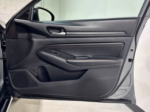 Used 2020 Nissan Altima 2.5 SR w/ Premium Package image 24