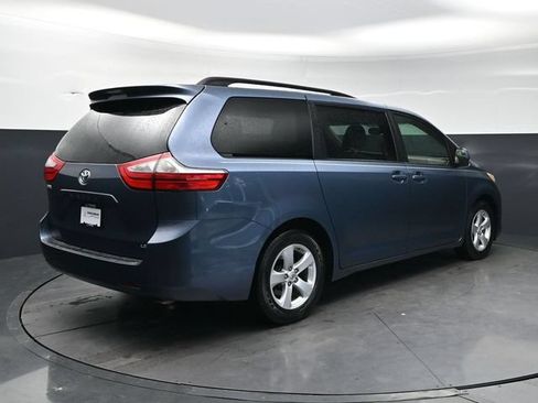 Used 2017 Toyota Sienna LE FWD image 5