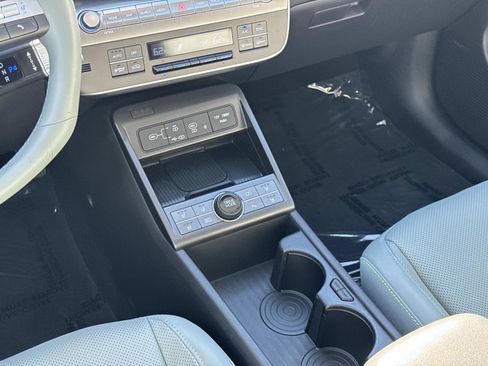 Used 2024 Hyundai Kona Limited image 11