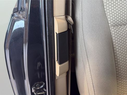 Used 2015 Ford F150 XLT w/ Equipment Group 302A Luxury image 22