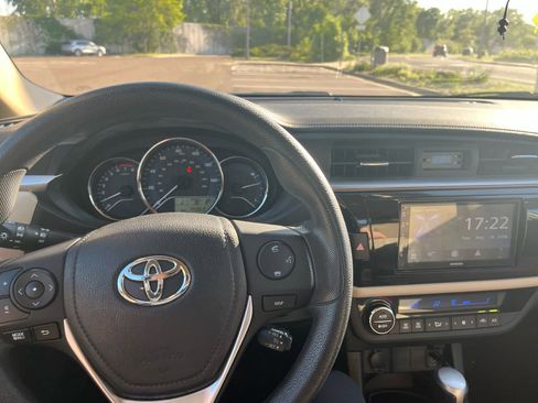 Used 2015 Toyota Corolla LE FWD image 10