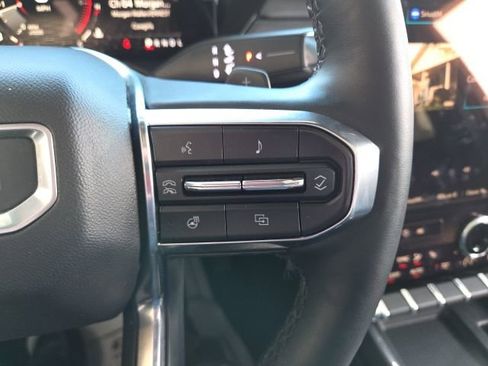 Used 2024 GMC Acadia Elevation w/ Trailering Package AWD/4WD image 11