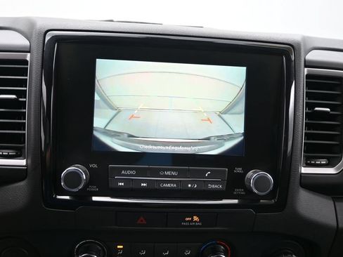 Used 2022 Nissan Frontier SV RWD image 18