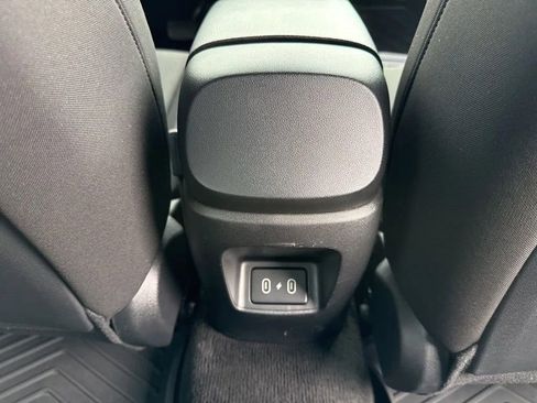 Used 2024 Hyundai Elantra SEL image 13