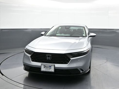Used 2023 Honda Accord EX-L image 2