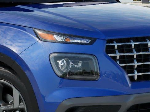 Used 2025 Hyundai Venue SEL FWD image 9