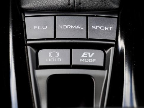 Certified 2025 Toyota Camry SE FWD image 37
