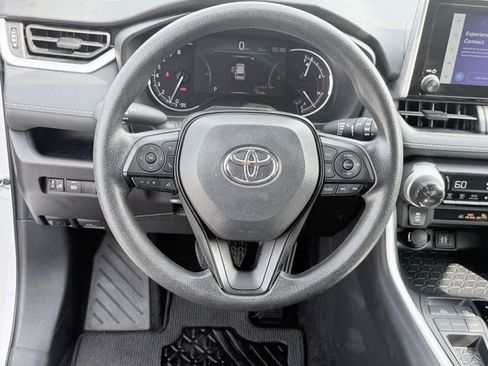 Used 2025 Toyota RAV4 XLE FWD image 15