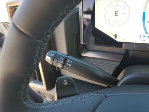 New 2025 GMC Hummer EV 2X image 36