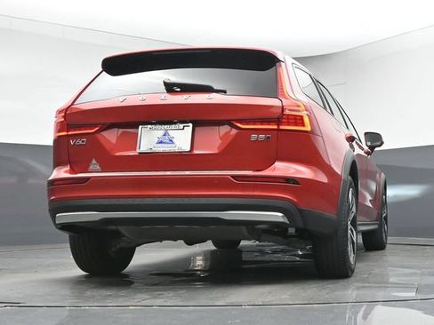Used 2024 Volvo V60 B5 Cross Country Plus w/ Climate Package AWD/4WD image 16