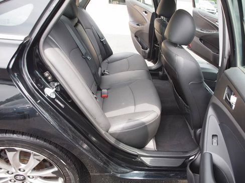 Used 2012 Hyundai Sonata SE FWD image 7