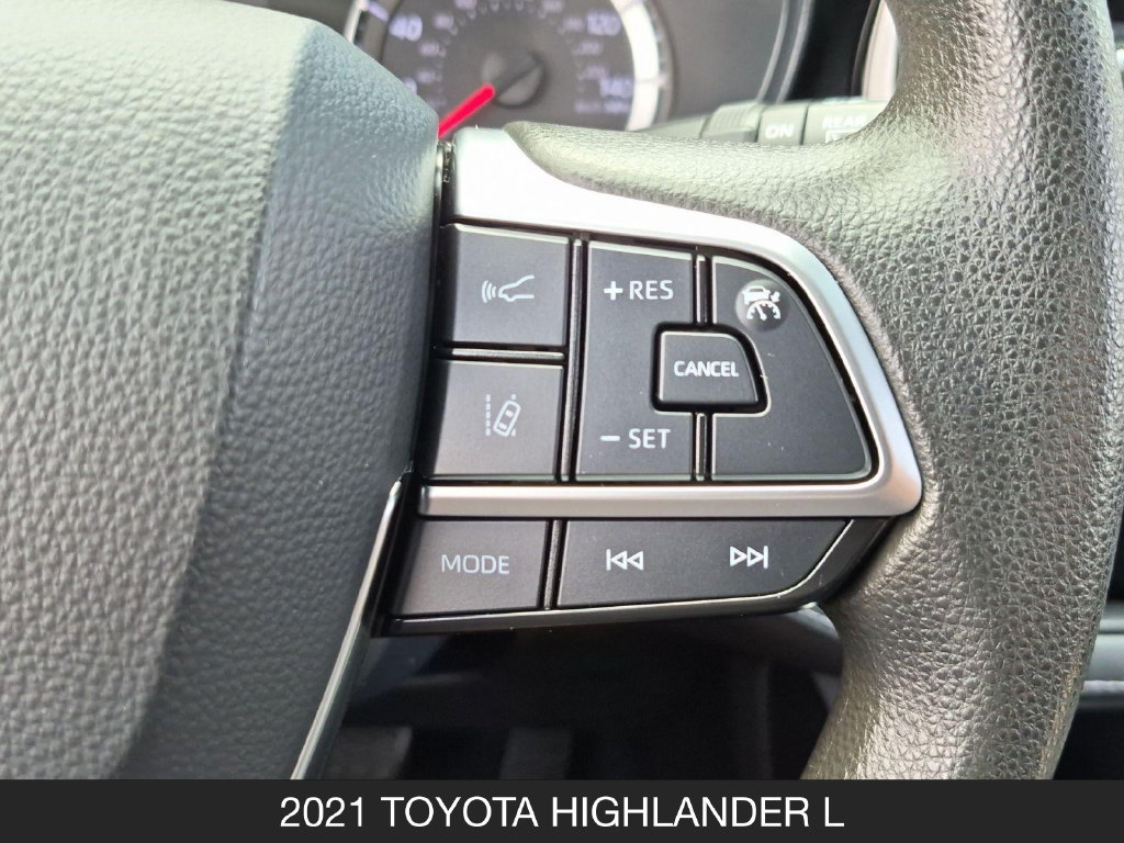 Used 2021 Toyota Highlander L FWD image 18