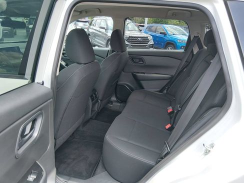Used 2024 Nissan Rogue S AWD/4WD image 13