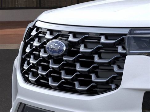 New 2026 Ford Explorer Platinum image 17
