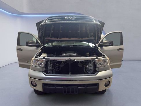 Used 2010 Toyota Tundra 4x4 Double Cab image 9