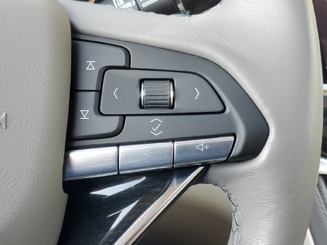 Used 2025 Cadillac XT6 Premium Luxury FWD image 26