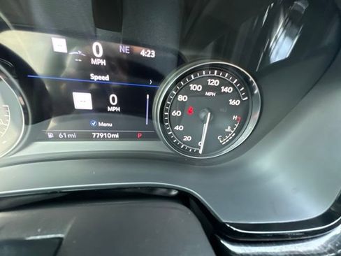 Used 2023 Cadillac XT6 Premium Luxury w/ Technology Package FWD image 11