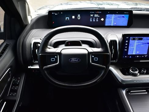 Used 2025 Ford Expedition Platinum AWD/4WD image 44