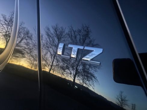 Used 2014 Chevrolet Tahoe LTZ image 11