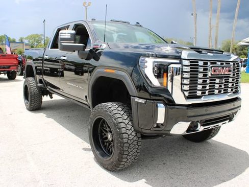 Used 2025 GMC Sierra 2500 Denali w/ Denali Reserve Package AWD/4WD image 14