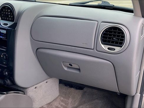 Used 2007 GMC Envoy SLE image 16