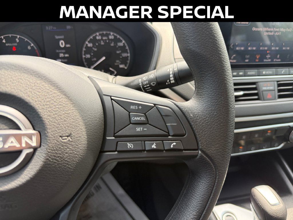 Used 2025 Nissan Altima 2.5 S FWD image 22