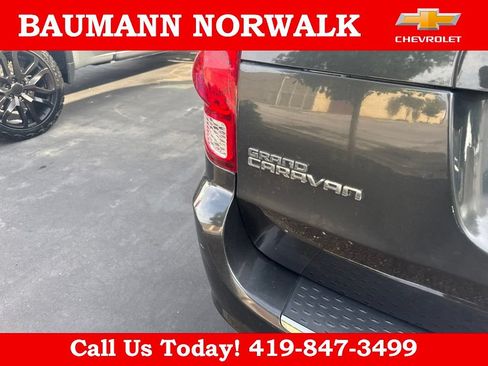 Used 2011 Dodge Grand Caravan Crew w/ Entertainment Group 1 FWD image 12