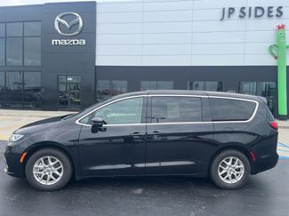 Used 2024 Chrysler Pacifica Touring-L FWD video 2