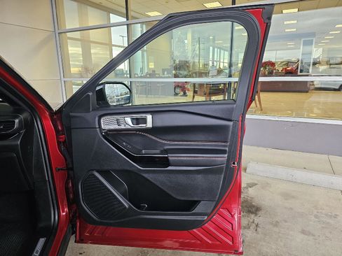 Used 2023 Ford Explorer ST-Line image 11