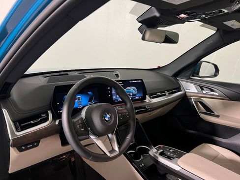 Used 2025 BMW X1 xDrive28i w/ Premium Package image 4