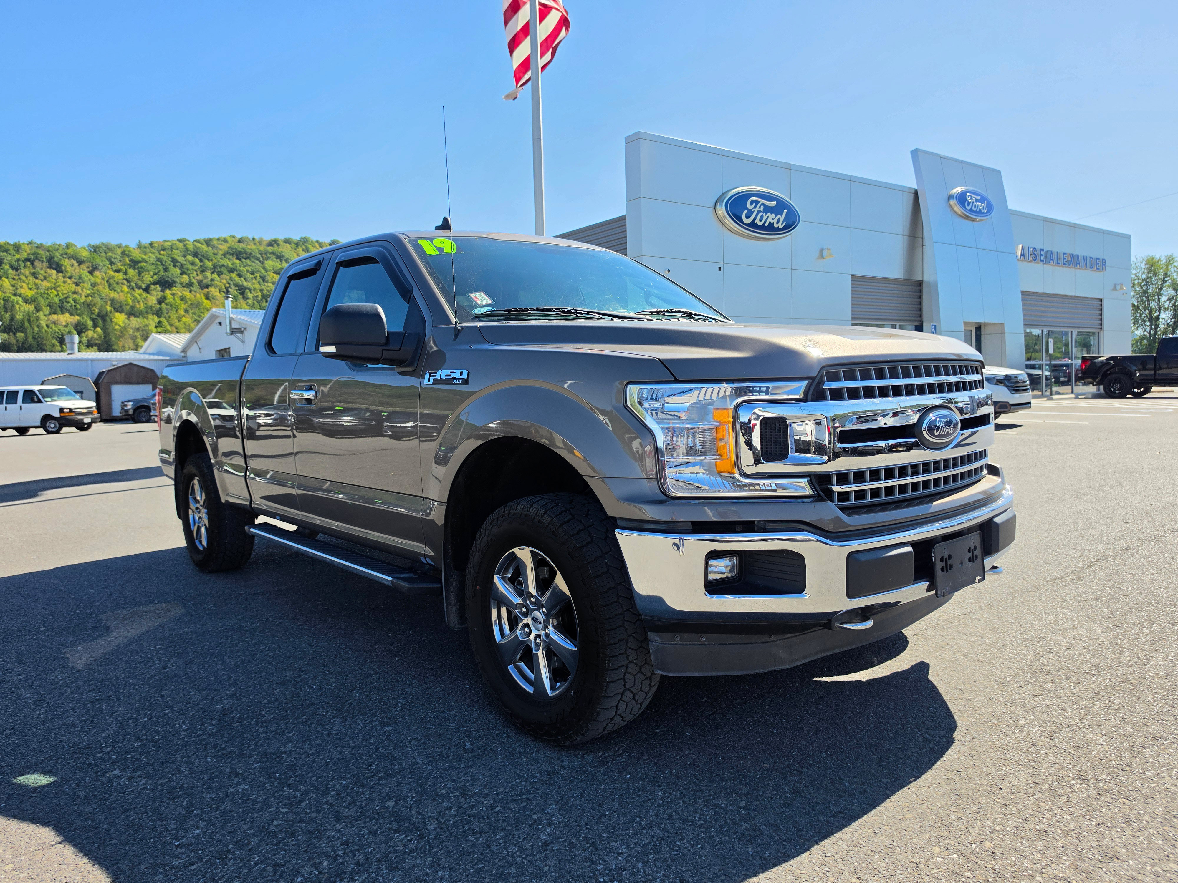 Used 2019 Ford F150 XLT w/ Equipment Group 302A Luxury AWD/4WD image 1