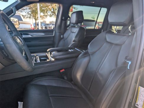 Used 2022 Jeep Wagoneer Series II image 25