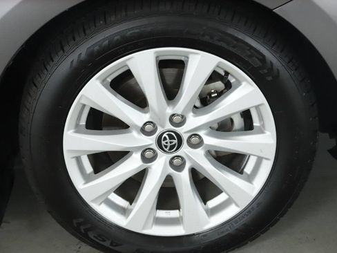 Used 2020 Toyota Camry LE FWD image 10