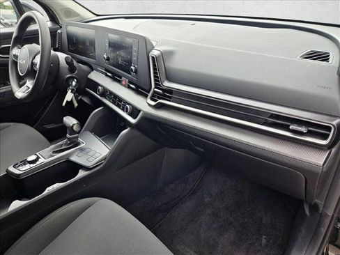 Used 2025 Kia Sportage LX image 19