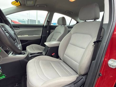 Used 2017 Hyundai Elantra SE image 12