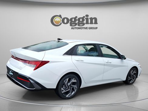 New 2026 Hyundai Elantra Limited FWD image 5