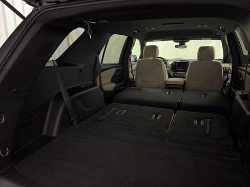 Used 2023 Chevrolet Traverse LS AWD/4WD image 17