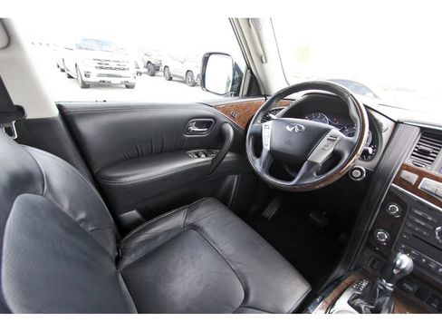 Used 2017 INFINITI QX80 4WD image 7