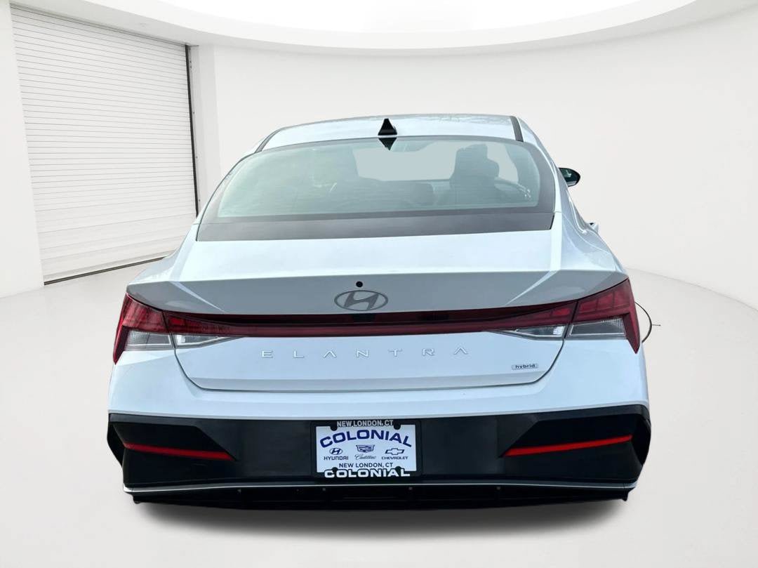 Certified 2025 Hyundai Elantra Limited w/ Cargo Package FWD image 6