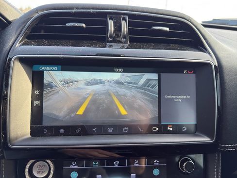 Used 2019 Jaguar F-PACE S image 17