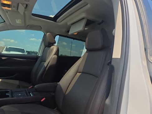 Used 2025 Honda Odyssey Touring image 11