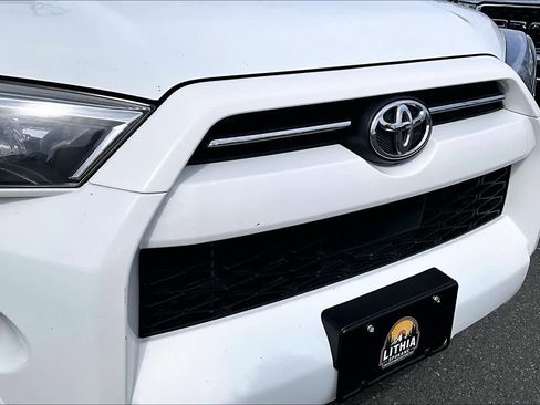 Used 2024 Toyota 4Runner SR5 Premium w/ Moonroof Package AWD/4WD image 33