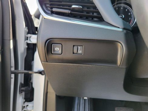 Used 2022 Buick Enclave Essence w/ Sport Touring Edition image 15