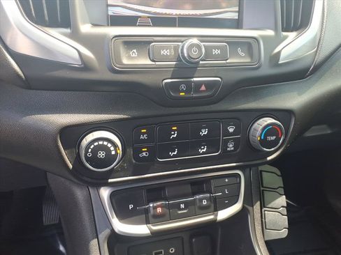Used 2023 GMC Terrain SLE FWD image 11