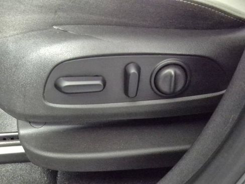 Used 2018 Chevrolet Equinox LT FWD image 17
