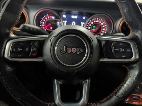 Used 2021 Jeep Gladiator Mojave AWD/4WD image 10